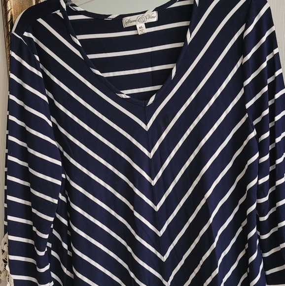 XL blouse - Picture 2 of 5